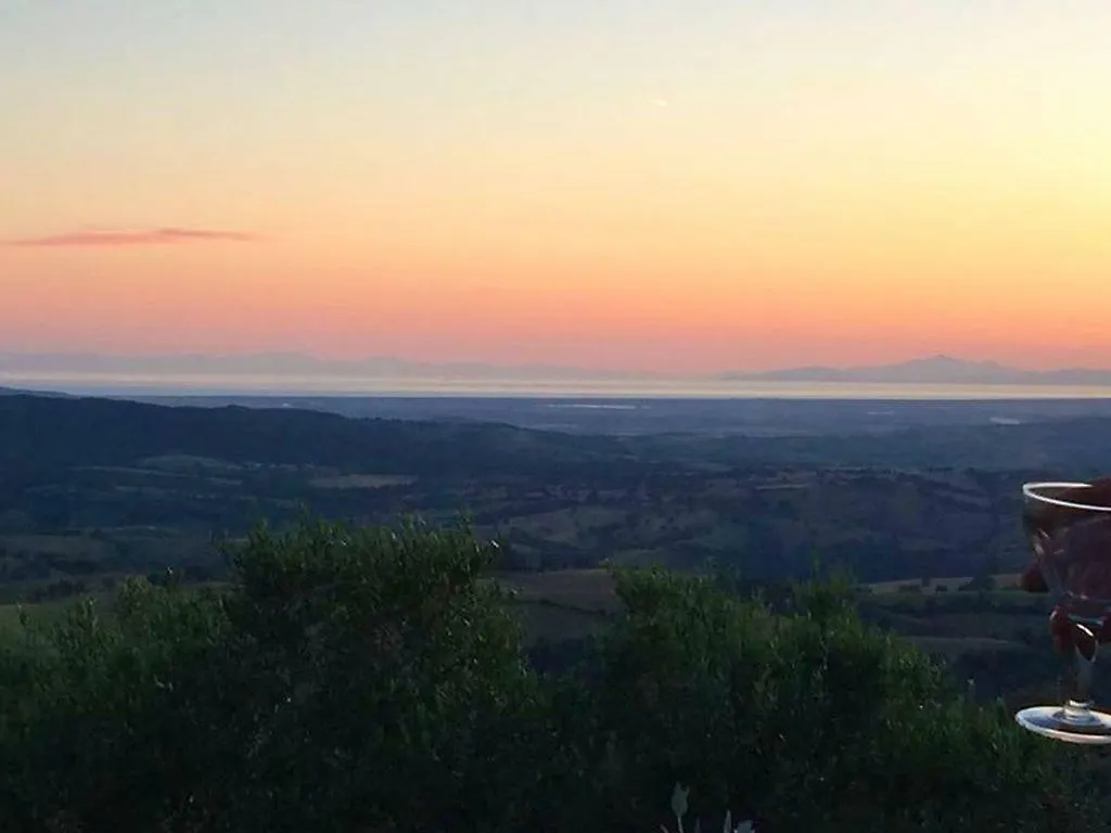Podere Torricelle 69B Pancole Gr, Seaview Infinity Pool, Jacuzzi, Sauna, Exclusive Villa For 4 And Independent Extra Suite For 2 In Main Villa With Private Ensuite Bathroom, Kitchenette, Dining Area For 6 With Barbeque In Exclusive Private Garden