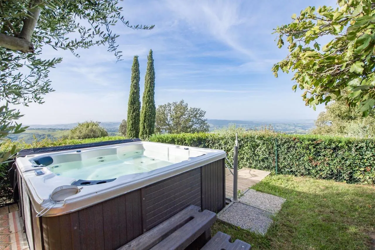 Villa Torricelle: Tuscan Retreat with Infinity Pool and Sea View Pancole