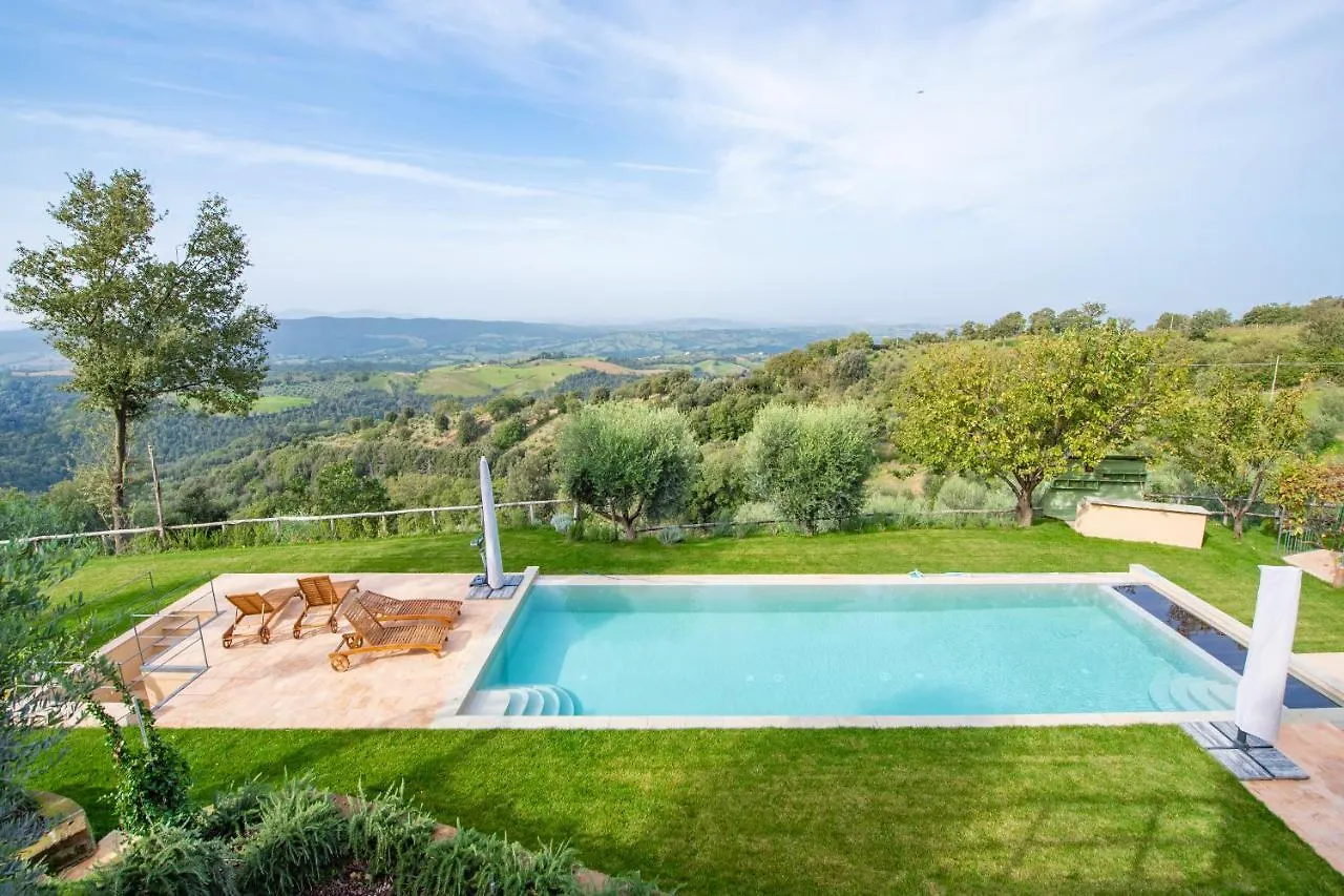 Villa Torricelle: Tuscan Retreat with Infinity Pool and Sea View Pancole