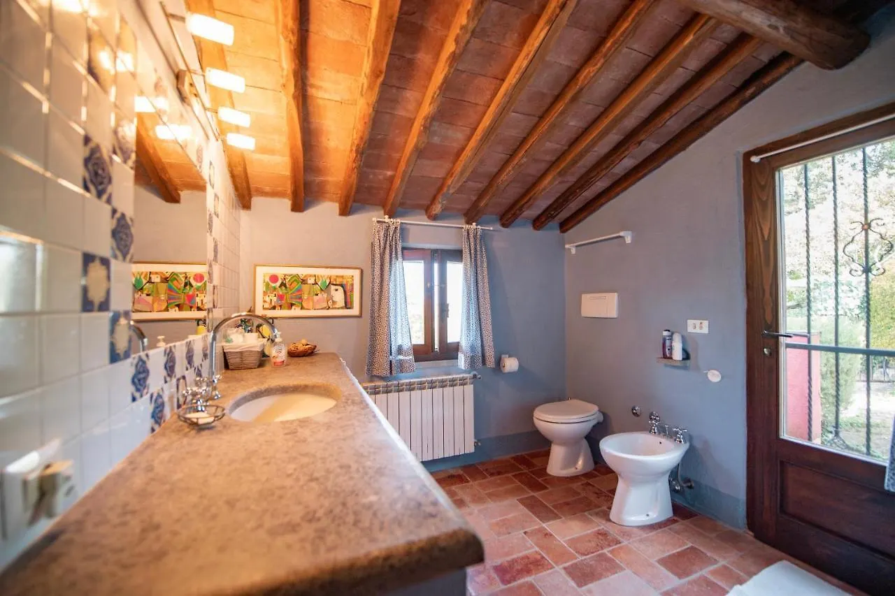 Villa Torricelle: Tuscan Retreat with Infinity Pool and Sea View Pancole