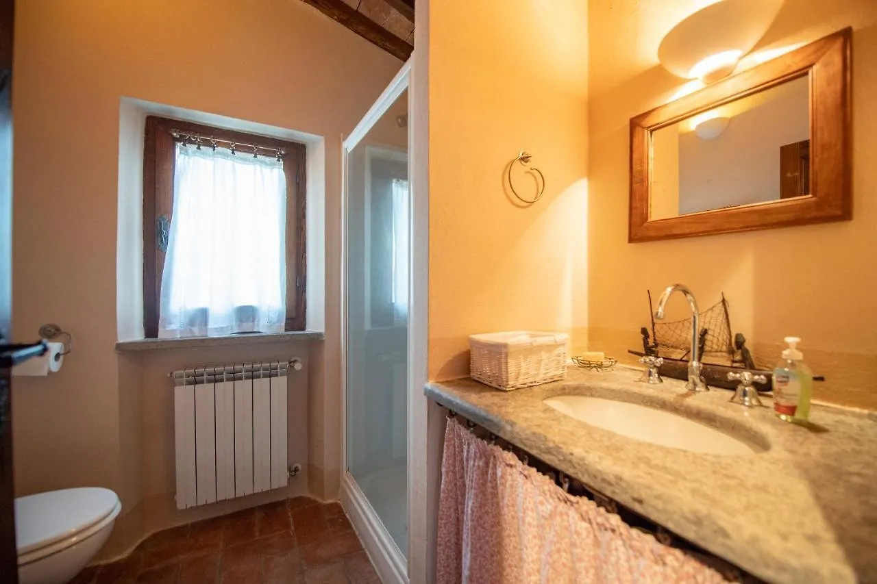 Villa Torricelle: Tuscan Retreat with Infinity Pool and Sea View Pancole