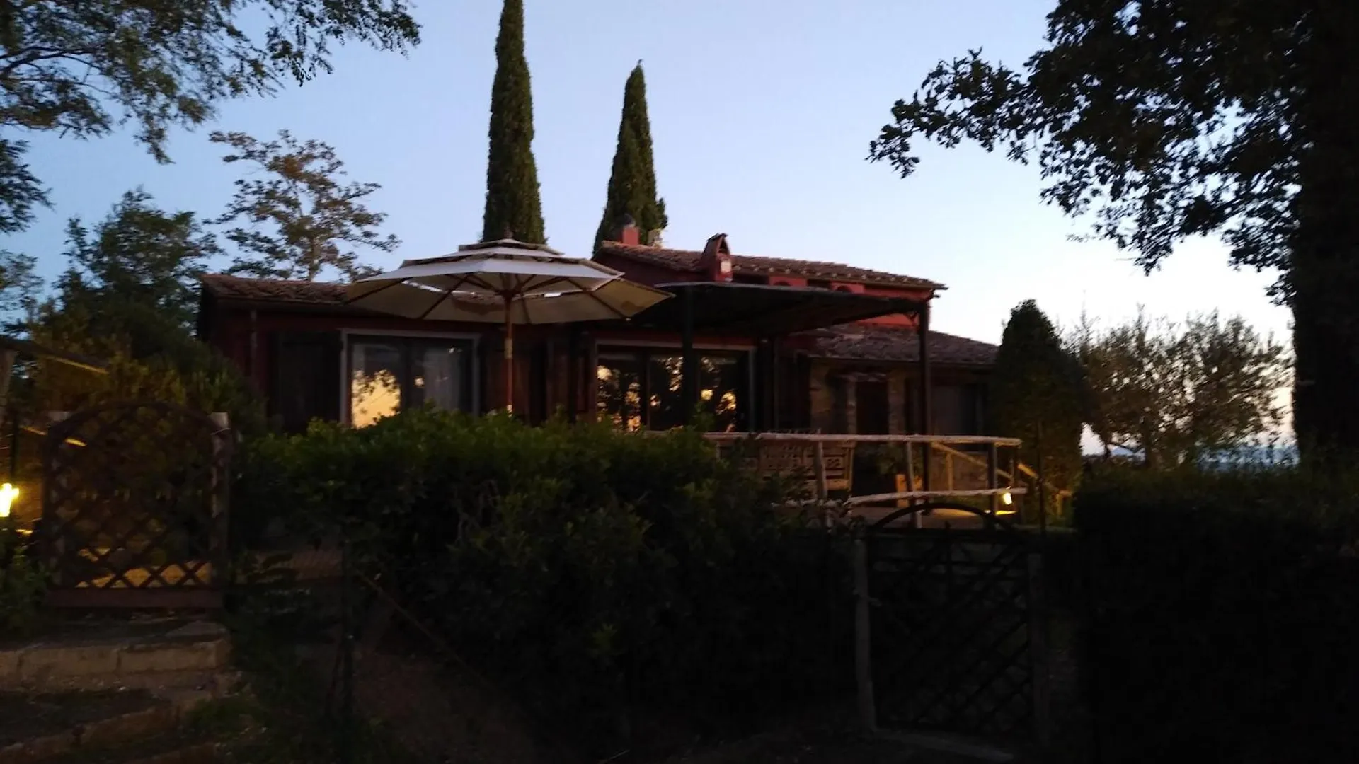 Villa Torricelle: Tuscan Retreat with Infinity Pool and Sea View Pancole