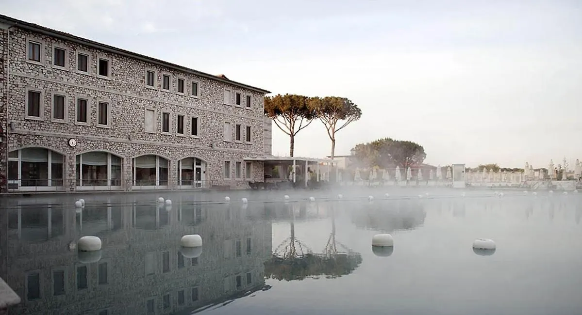 Villa Torricelle: Tuscan Retreat with Infinity Pool and Sea View Pancole Italy