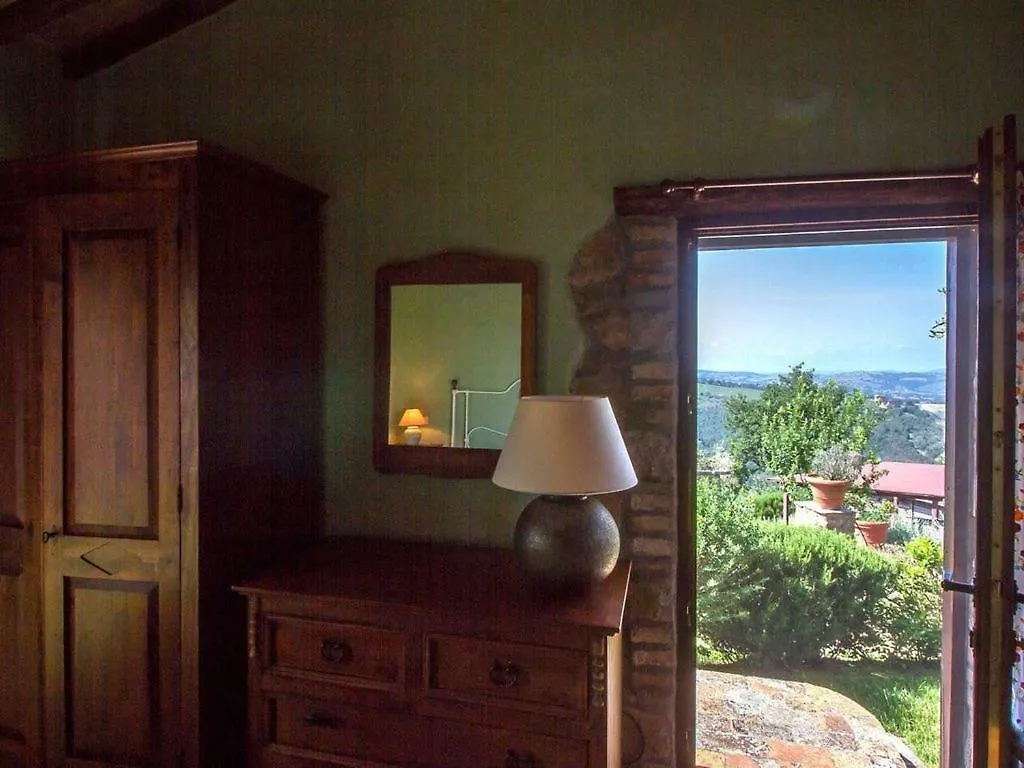 Villa Torricelle: Tuscan Retreat with Infinity Pool and Sea View Pancole
